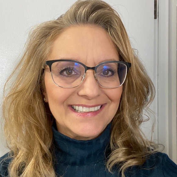 Meet your Posher, Gigi - Picture 1 of 1